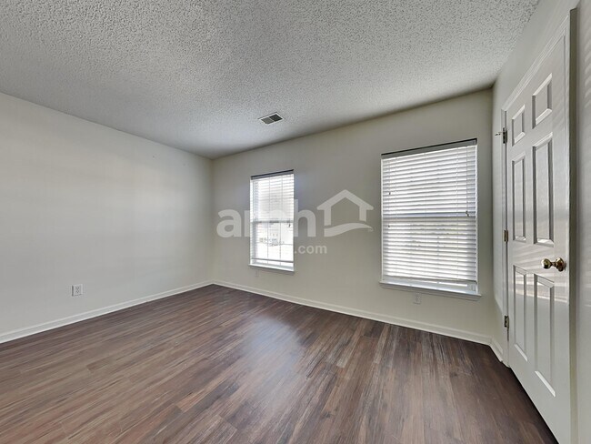 Building Photo - 132 Wildberry Ln