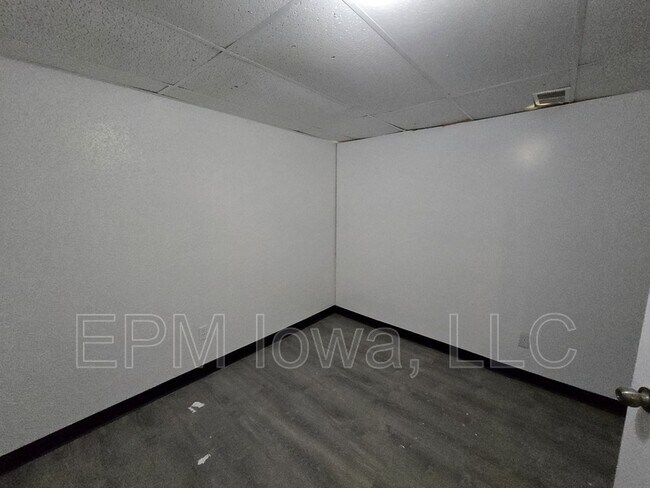 Building Photo - 115 Summit Ave