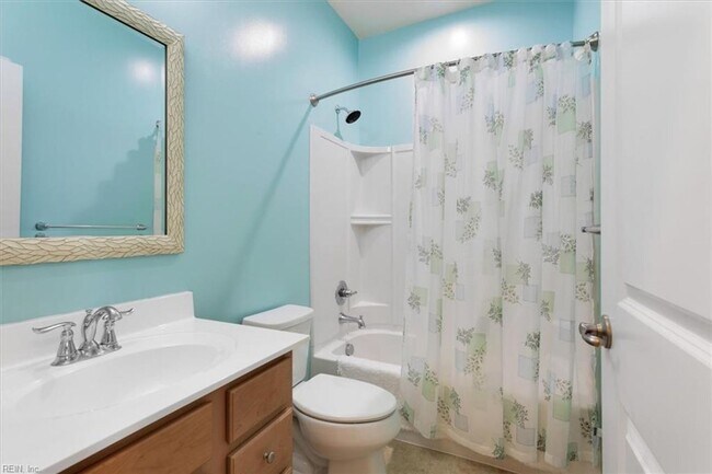 Building Photo - 3 bedroom/ 2 full bathroom and 1 half bathroom -Villages at Candle Station