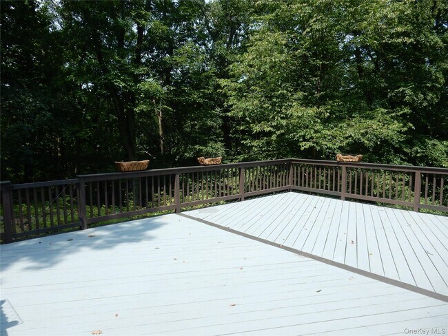 Building Photo - 104 County Rd 65
