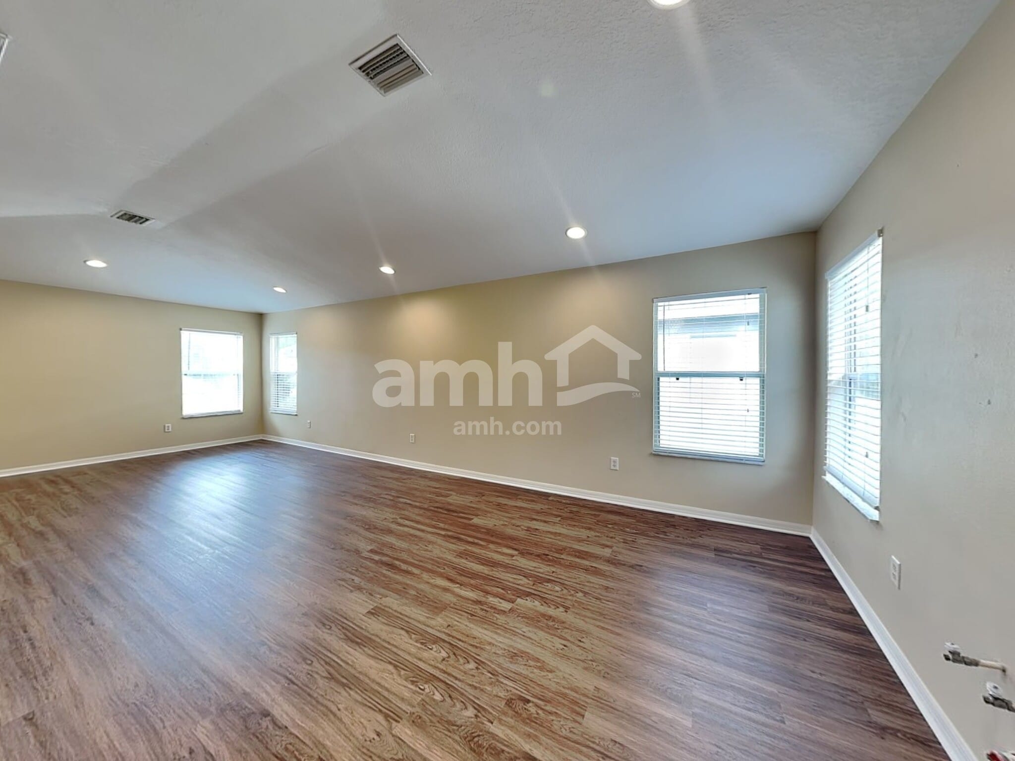 Building Photo - 4812 Sky Blue Dr