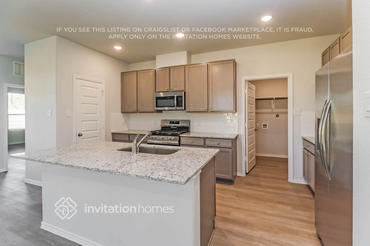 Building Photo - 10906 Heliosphere Wy