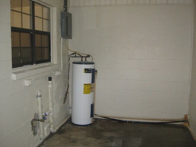 Building Photo - Great 2 bedroom Home in Fort Walton Beach