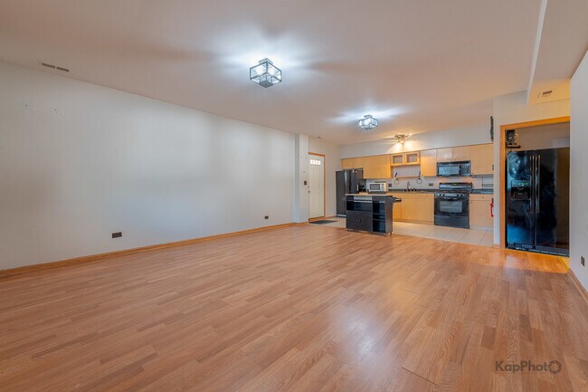 Building Photo - 519 S Maplewood Ave