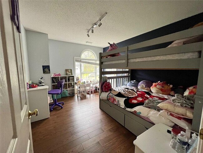 Building Photo - 615 Tammany Pointe