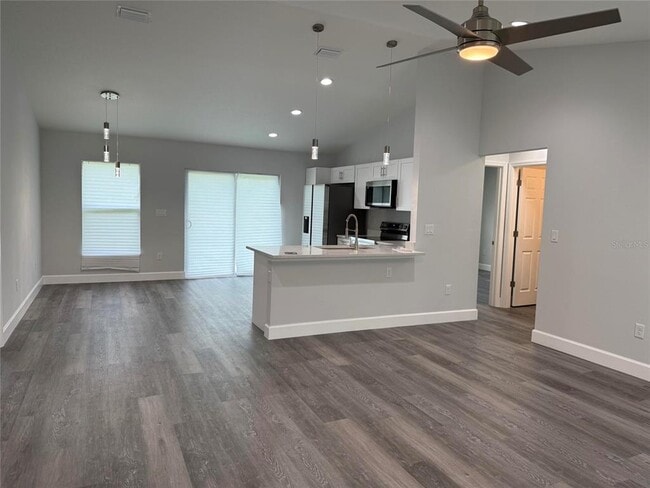 Building Photo - 15854 SW 38th Pl
