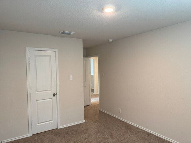 Building Photo - 9603 Lowline Brg