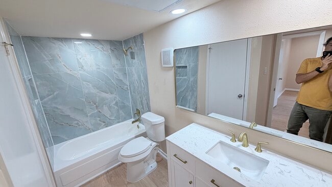 Building Photo - 8435 Hearth Dr