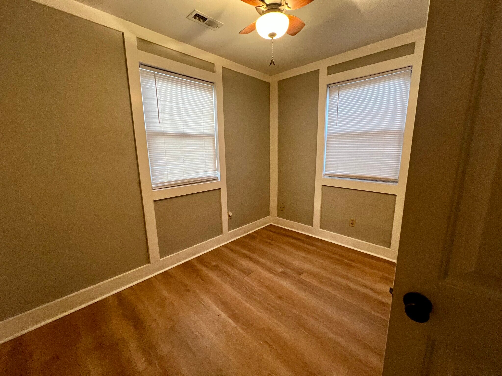 Building Photo - 307 W South St