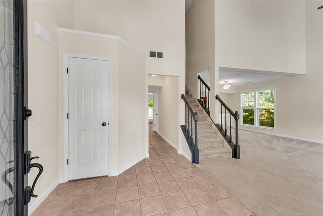 Building Photo - 755 Anna Ln