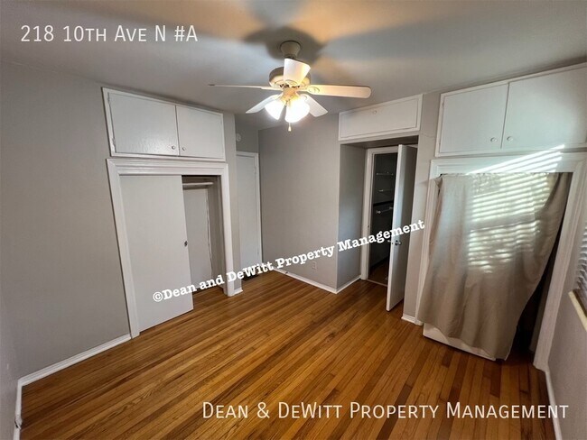 Building Photo - 218 10th Ave N