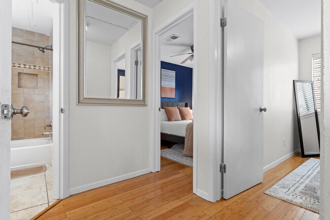 Building Photo - 800 S 1st St