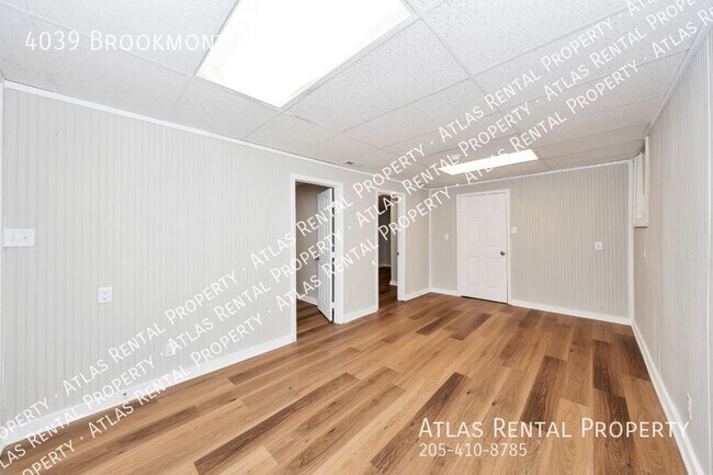 Building Photo - 4039 Brookmont Dr