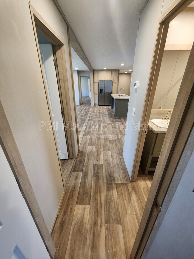 Building Photo - 102 Indian Camp Branch Rd