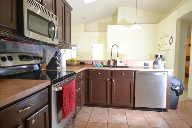 Building Photo - 4924 Hook Hollow Cir