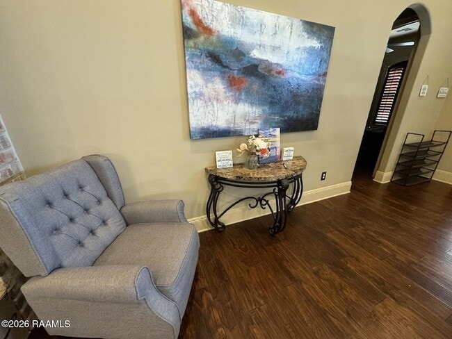 Building Photo - 330 Dunvegan Ct