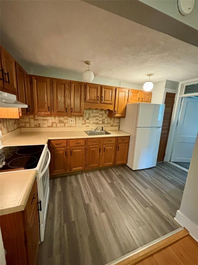 Building Photo - 50 NY-343