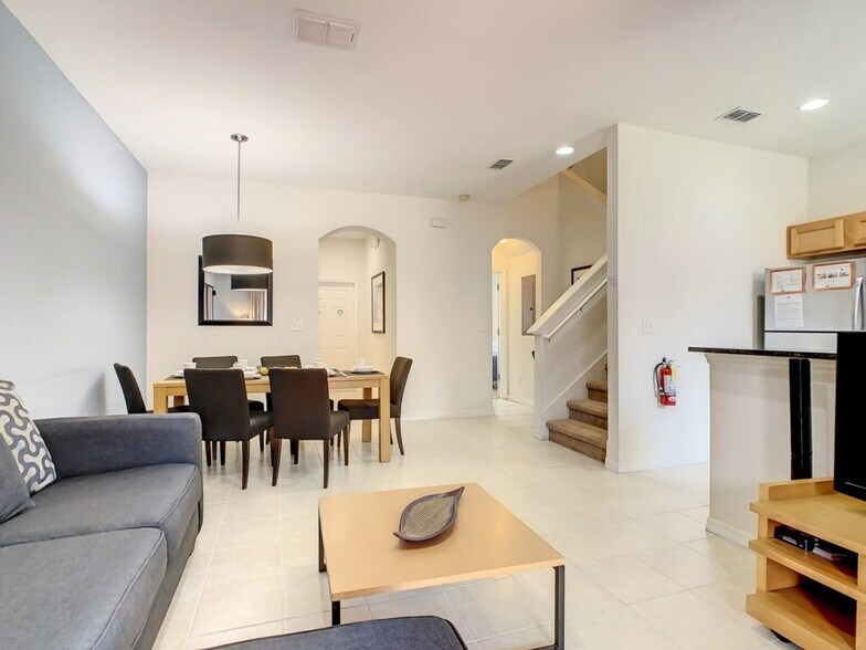 Building Photo - 2730 Coupe St