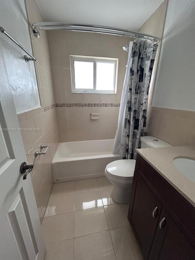 Building Photo - 10934 SW 146th Ave