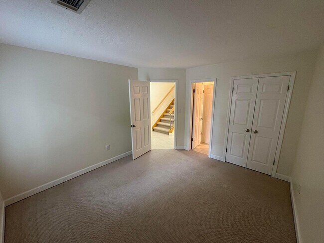 Building Photo - 314 Westlake Ct