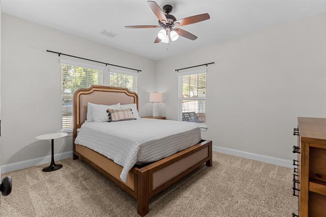 Building Photo - 607 S Alamo St