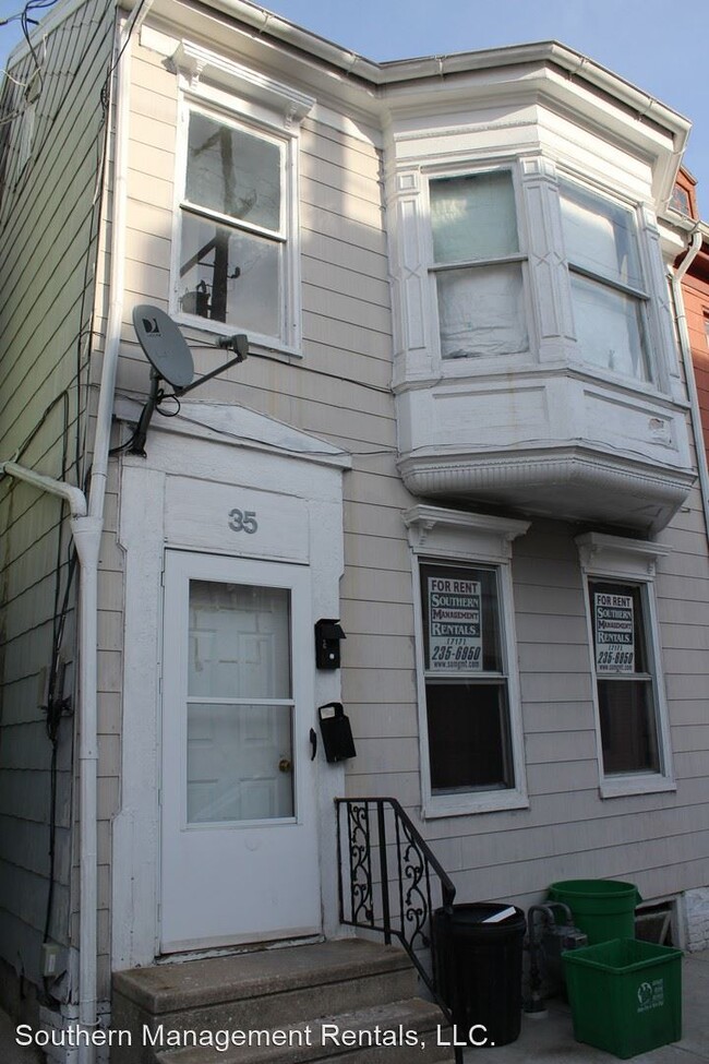 Primary Photo - 35 N Hartley St