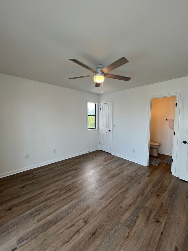 Building Photo - 1503 Carolina Beach Ave N