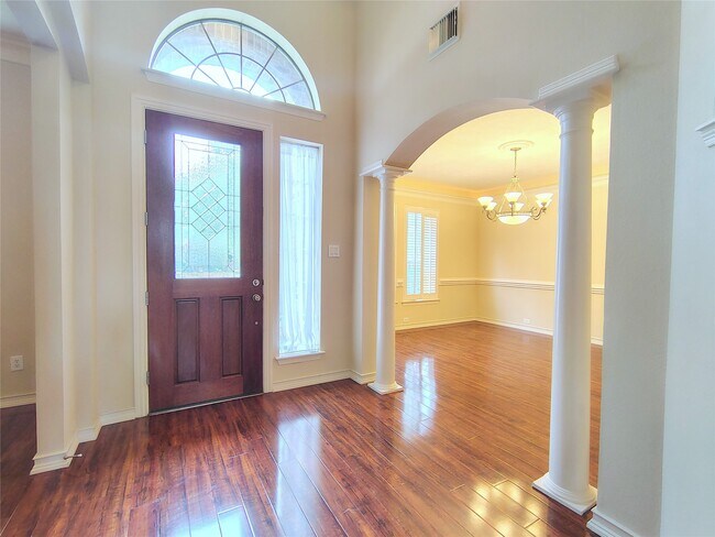 Building Photo - 5606 Grandwood Ln