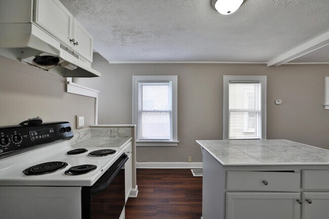 Building Photo - 2611 Beulah Rd