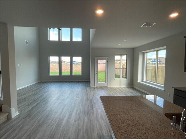 Building Photo - 14109 Pennington Ln