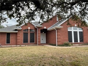 Building Photo - 10501 Hill Country Skyline