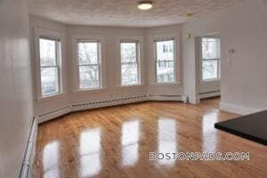 Building Photo - 252 Ash St