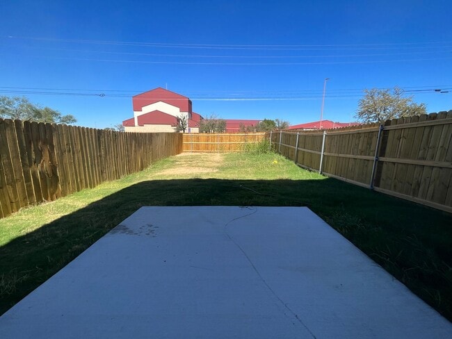 Building Photo - Townhome for rent
