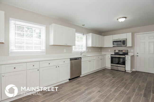Building Photo - 1200 Castlegate Dr
