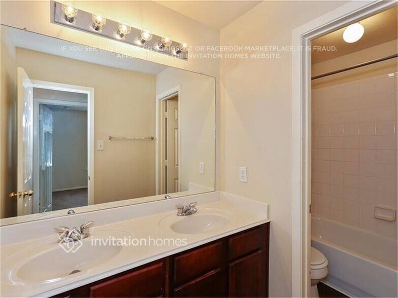 Building Photo - 6527 Gorton Dr