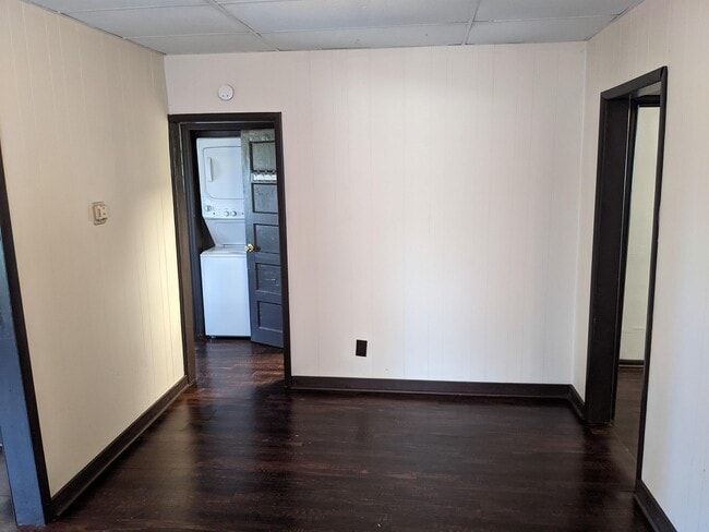 Building Photo - 831 S Burdick St