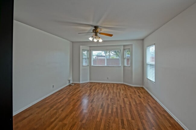 Building Photo - Bright & Charming, Single Story 3BR2BA Home w/ Large Front Yard, Huge Fenced Rear Yard w/ Large D...