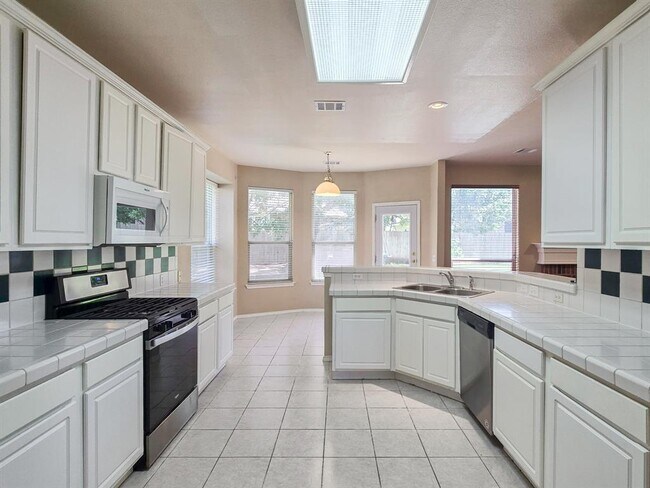 Building Photo - 17692 Box Canyon Terrace