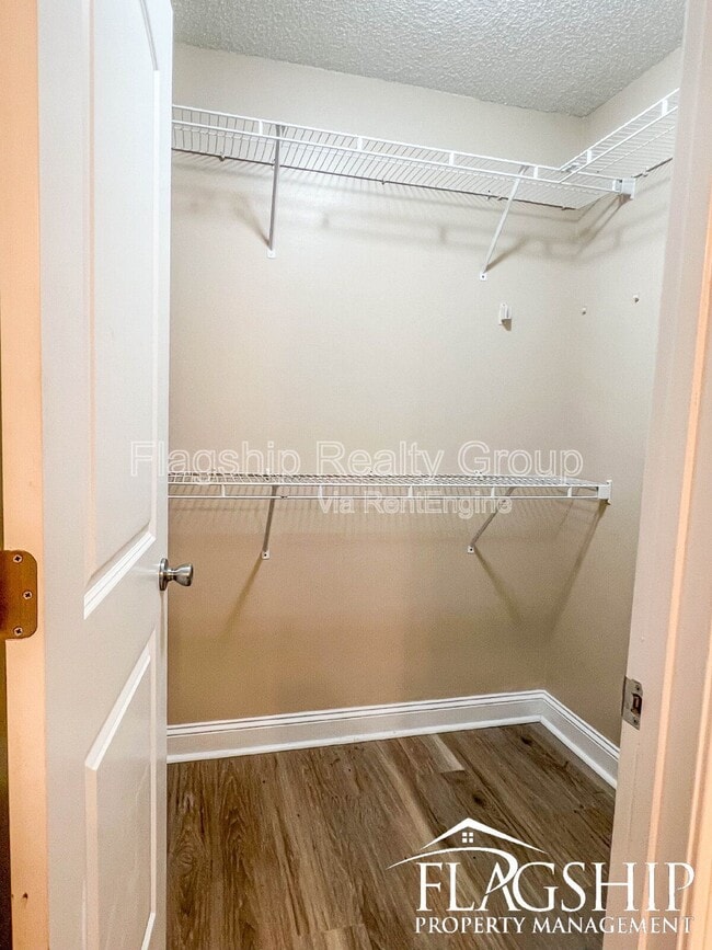 Building Photo - 2313 Sadler Dr