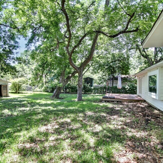 Building Photo - 5708 Flamingo Ct