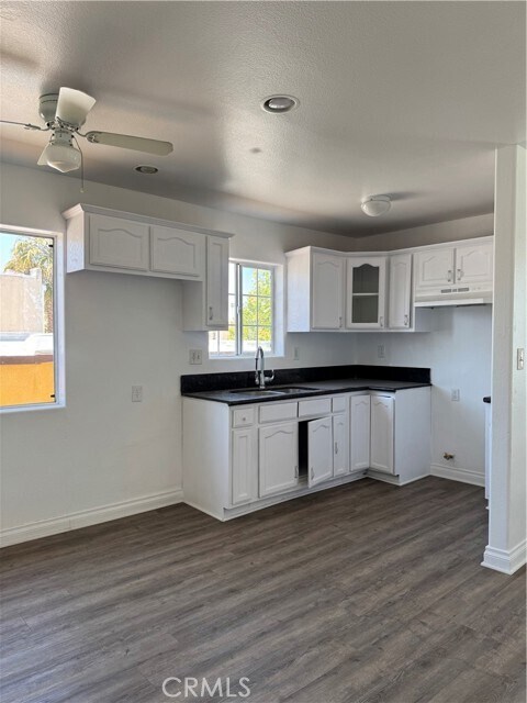 Building Photo - 2710 W 54th St