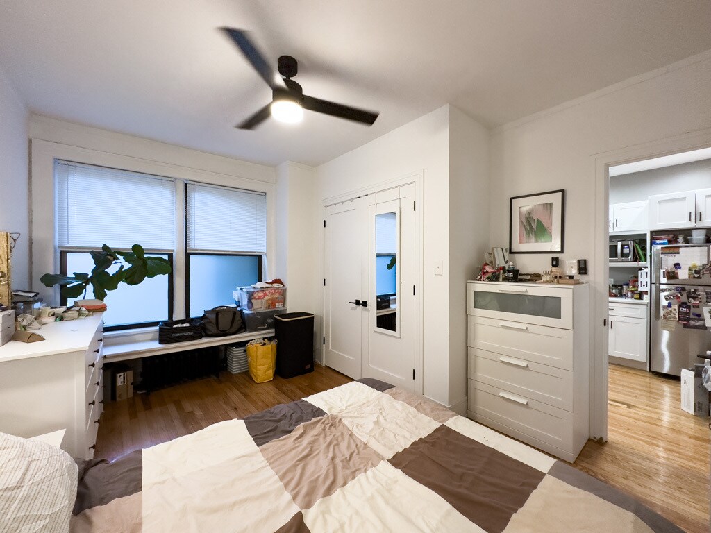 Building Photo - 441 W Melrose St