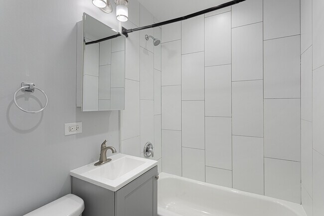 Building Photo - 1303 W Estes Ave