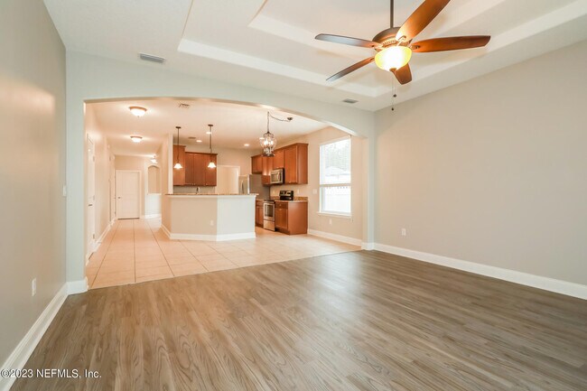 Building Photo - 667 Drysdale Dr