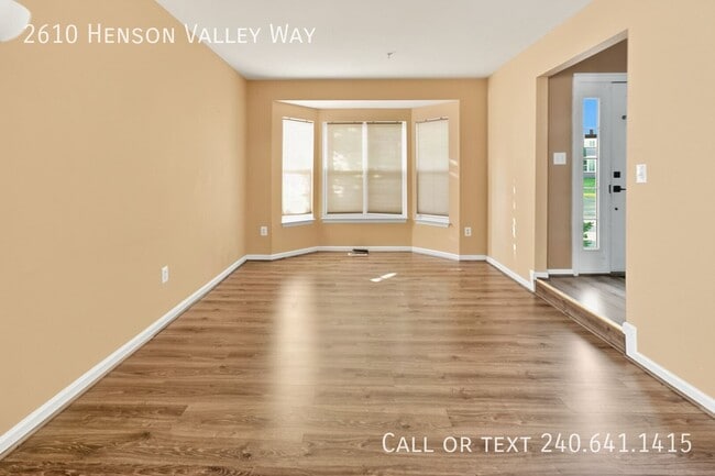 Building Photo - 2610 Henson Valley Way