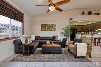 Building Photo - Entertainer's 2 Bd, 2 Bth Furnished Summer...