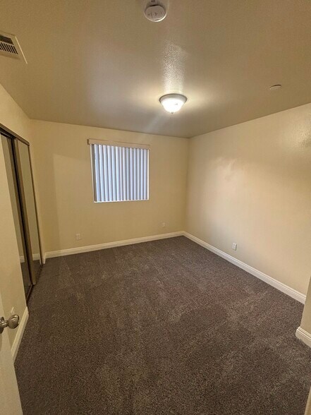 Building Photo - 160 W 52nd St