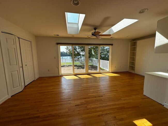 Building Photo - 705 Whitehall Plains Rd