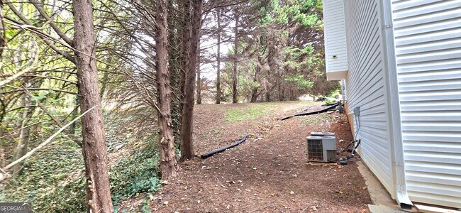 Building Photo - 610 James Ridge Dr