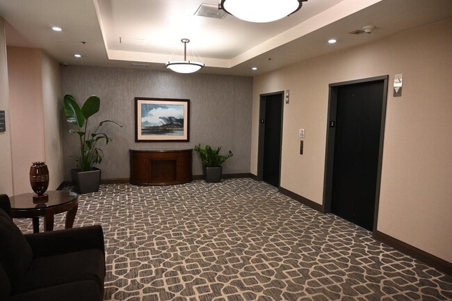 Building Photo - 44 W 300 S